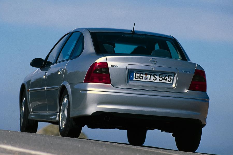  Opel Vectra Sedan (B) 1999 года  (фото 17 из 31)